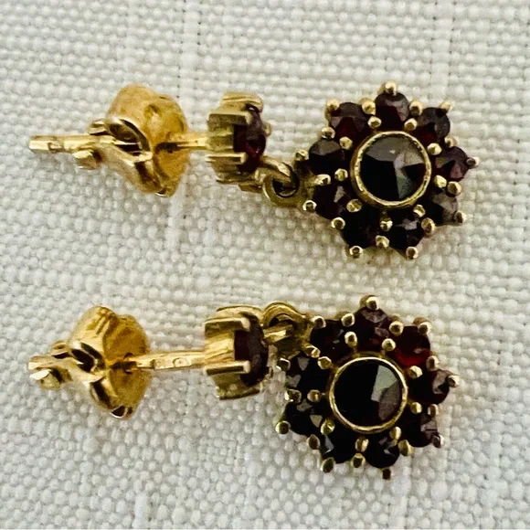 Vintage / Rare G~900 Garnet Earrings ( 21.6 K ) - Picture 3 of 7
